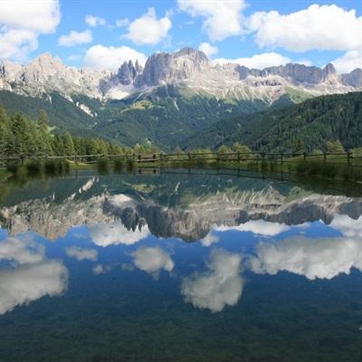 赢三张免费游戏下载手机版